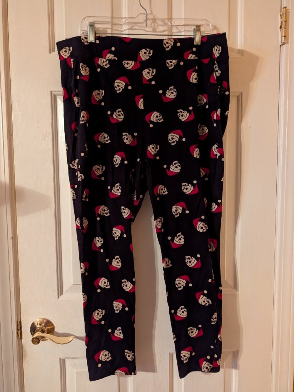 Torrid Skull with Santa Hat Leggings ~ 3/3X/22-24